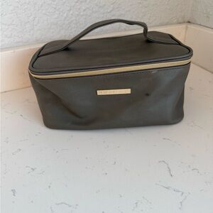 Tender Love + Carry Cosmetic Bag Gray Zip Makeup Travel Case